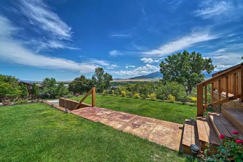 Yellowstone Country Family Home With Deck And View