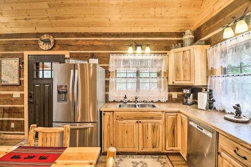Reconnect With Nature At Timber Creek Cabin!