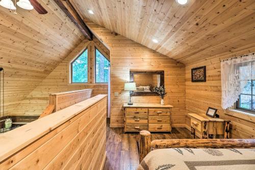Reconnect With Nature At Timber Creek Cabin!