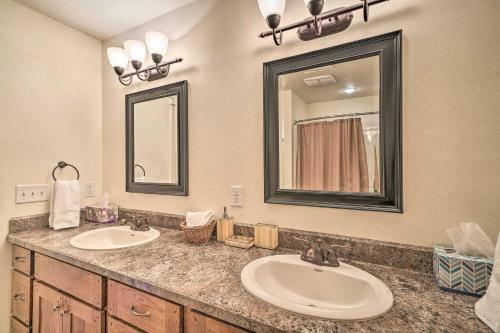 Updated Townhome With Hot Tub - Walk To Downtown!