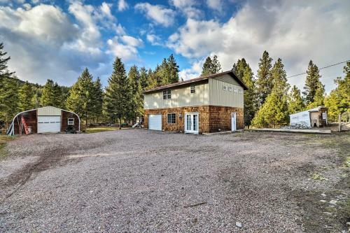 Big Sky Country Getaway By Hiking And Boating!
