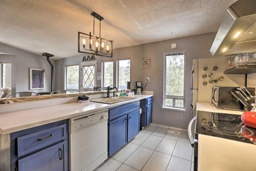 Rustic-chic Heavenly Condo With On-site Hiking!