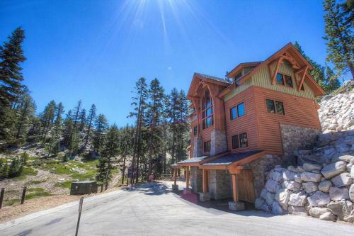 Stage Coach Run By Lake Tahoe Accommodations