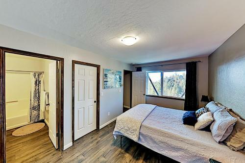 Apartamento Mountain & Lake-view Hideaway With Alfresco Dining Duplex
