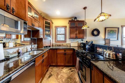 Exquisite Lakeview Tahoe Traveler
