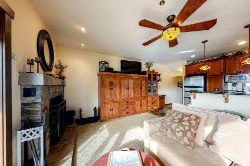 Exquisite Lakeview Tahoe Traveler