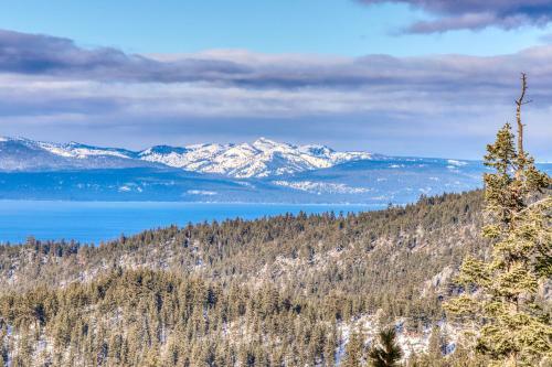 Exquisite Lakeview Tahoe Traveler