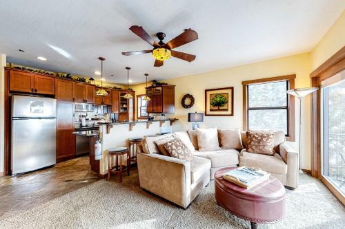 Exquisite Lakeview Tahoe Traveler
