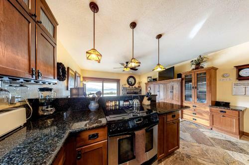 Exquisite Lakeview Tahoe Traveler