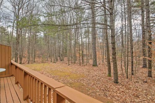 Spacious Bartlett Townhome Less Than 6 Mi To Attitash Mtn!