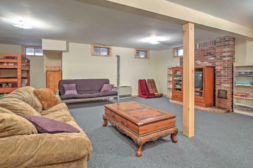 Spacious Bartlett Townhome Less Than 6 Mi To Attitash Mtn!