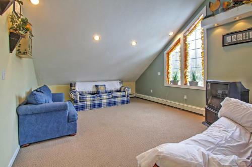 Charming Retreat About 1 Mile To Ossipee Lake Marina!