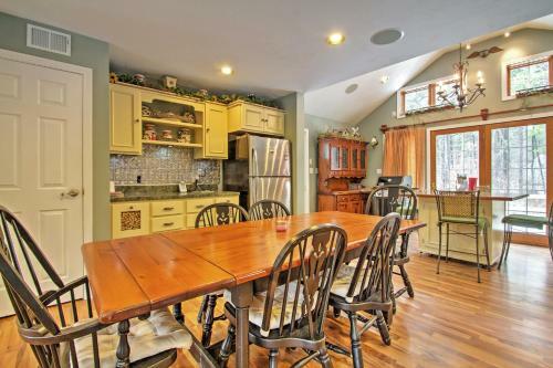 Charming Retreat About 1 Mile To Ossipee Lake Marina!