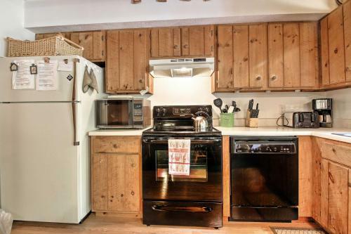 Cozy Bartlett Townhome Less Than 3 Mi To Attitash Mountain