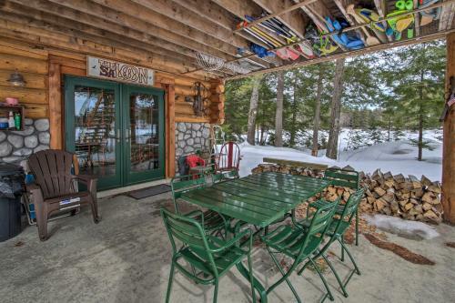 Waterfront Conway Lake Cabin With Deck And Fire Pit!