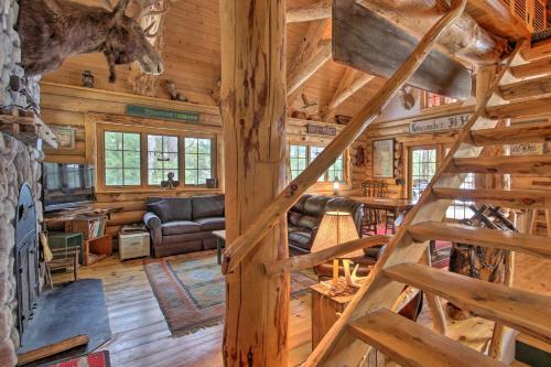 Waterfront Conway Lake Cabin With Deck And Fire Pit!
