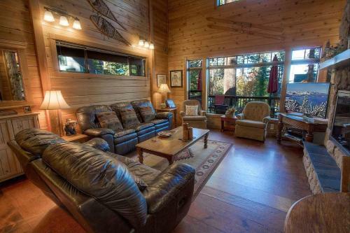 Smokey Joes By Lake Tahoe Accommodations