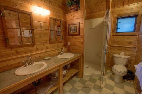 Smokey Joes By Lake Tahoe Accommodations