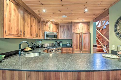 Apartamento Attitash Mountain Condo With Ski-in And Ski-out!