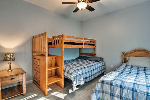 Gilford House With Deck And Grill - Mins To Beach!