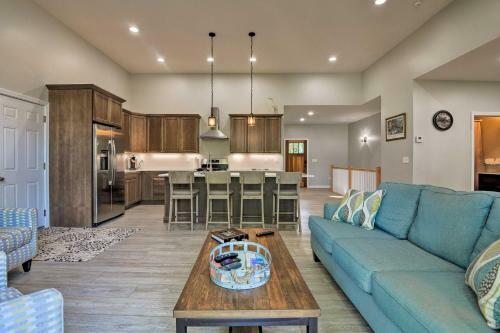 Gilford House With Deck And Grill - Mins To Beach!