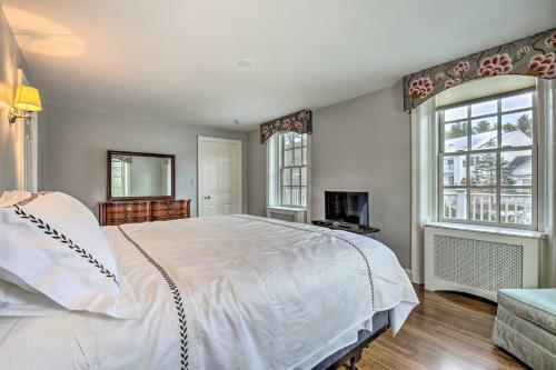 Grand Estate With Courtyard - 2 Mi To Downtown!