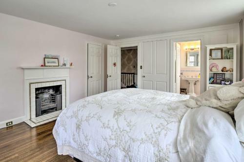 Grand Estate With Courtyard - 2 Mi To Downtown!