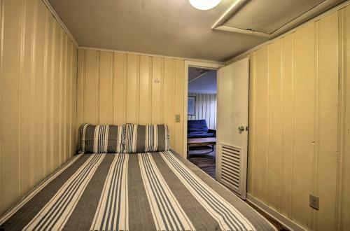Apartamento Cozy Coastal Getaway - Walk To Beach And Shops!