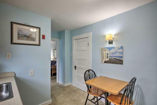 Ocean-view Apartment - Walk To Cafes And Beach!