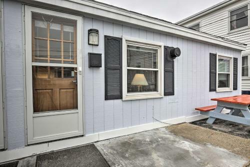 Apartamento Oceanside Retreat With Patio - Steps To Beach!