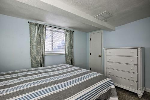 Apartamento Airy Coastal Getaway - Walk To Hampton Beach!