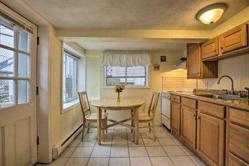 Apartamento Airy Coastal Getaway - Walk To Hampton Beach!