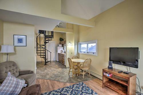 Apartment With Ocean Views Walk To Hampton Bch!