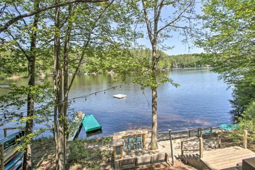 Dreamy Lakefront Getaway With Beach And Hot Tub