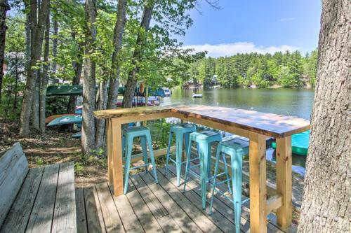 Dreamy Lakefront Getaway With Beach And Hot Tub