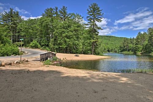 Conway Area Chalet With Mountain Views And Fire Pit!