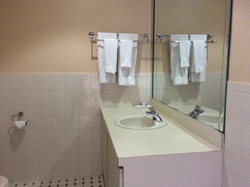 Hotel The Village Inn