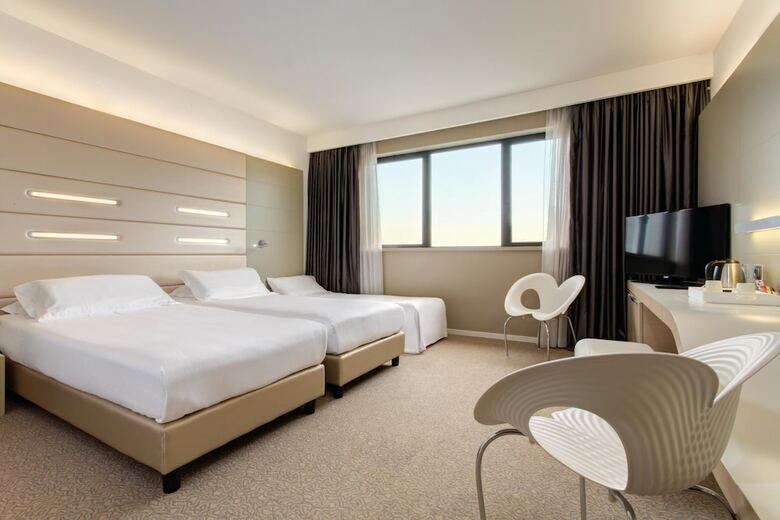 Hotel B4 Bologna Tower