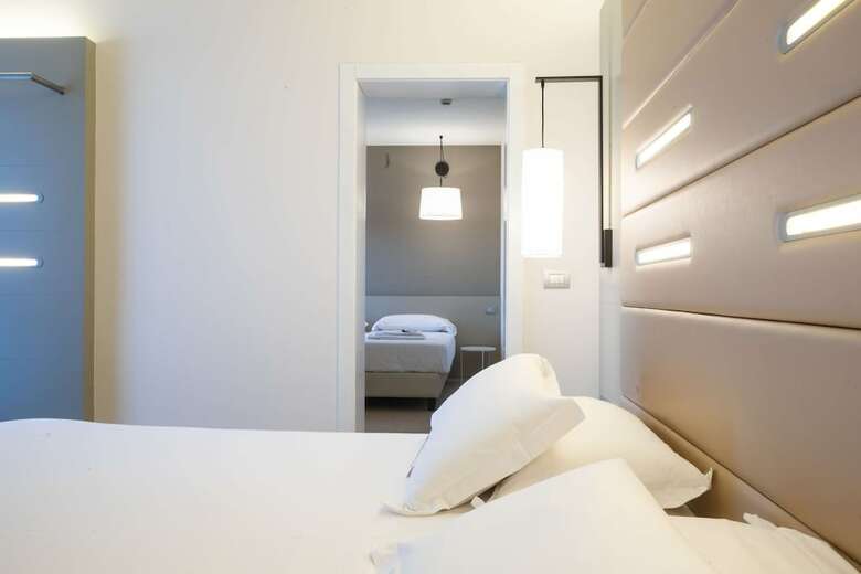 Hotel B4 Bologna Tower