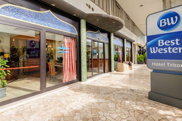 Hotel Tritone