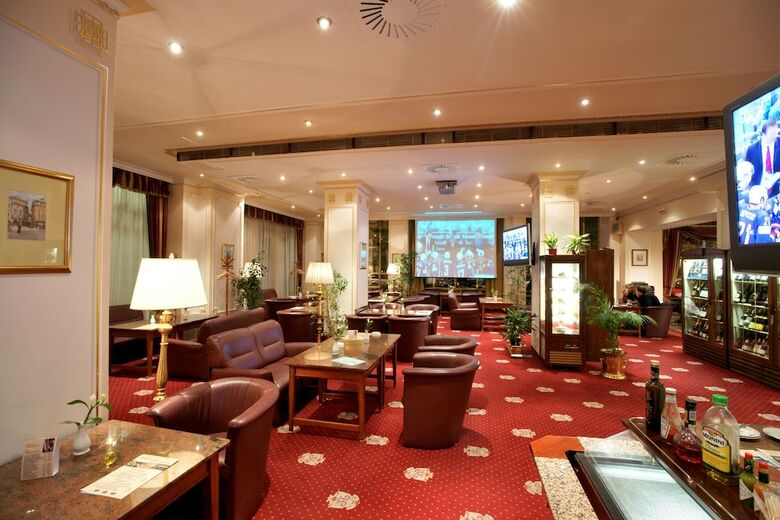 Hotel Ambassador-zlat� Husa