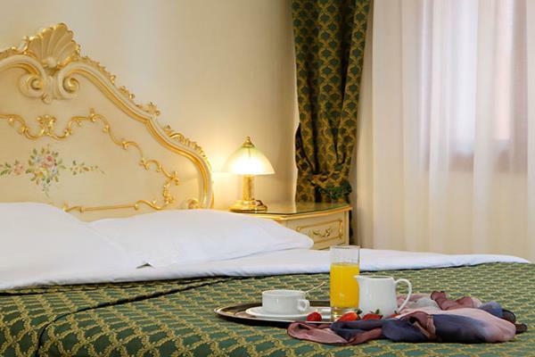 Hotel Commercio E Pellegrino