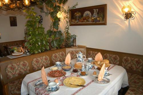 Hostal G�stehaus Trattner