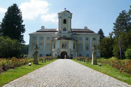 Schlosshotel Rosenau
