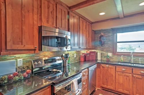 Apartamento Angel Fire Condo With Fireplace Half Mi To Ski Lift!
