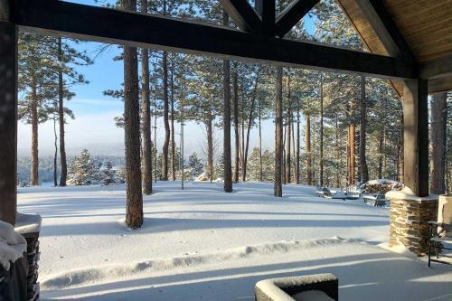 Custom Mountain Home Views, Hot Tub And Fire Pit!