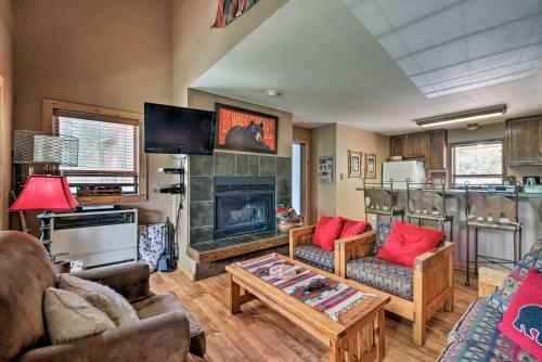 Apartamento Spacious Rustic Condo With Deck, Short Walk To Slopes