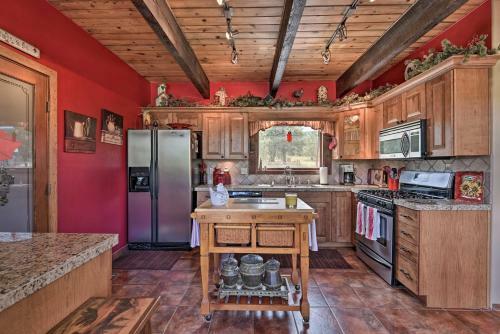 Spacious Angel Fire Getaway, 2 Mi To Slopes!