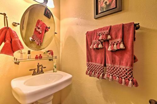 Spacious Angel Fire Getaway, 2 Mi To Slopes!
