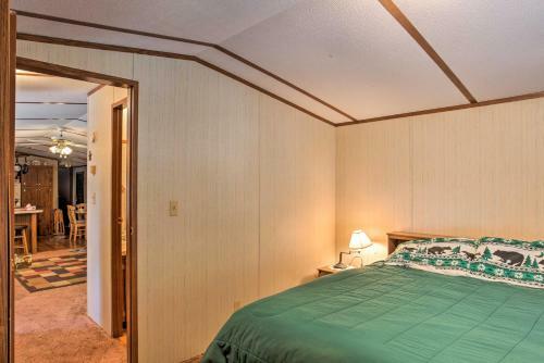 Rustic Cloudcroft Cabin With Deck-near Skiing And Fishing!